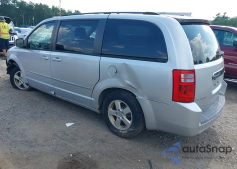 2010 Dodge Grand Caravan Sxt z USA, uszkodzony, nr VIN 2D4RN5D12AR154955